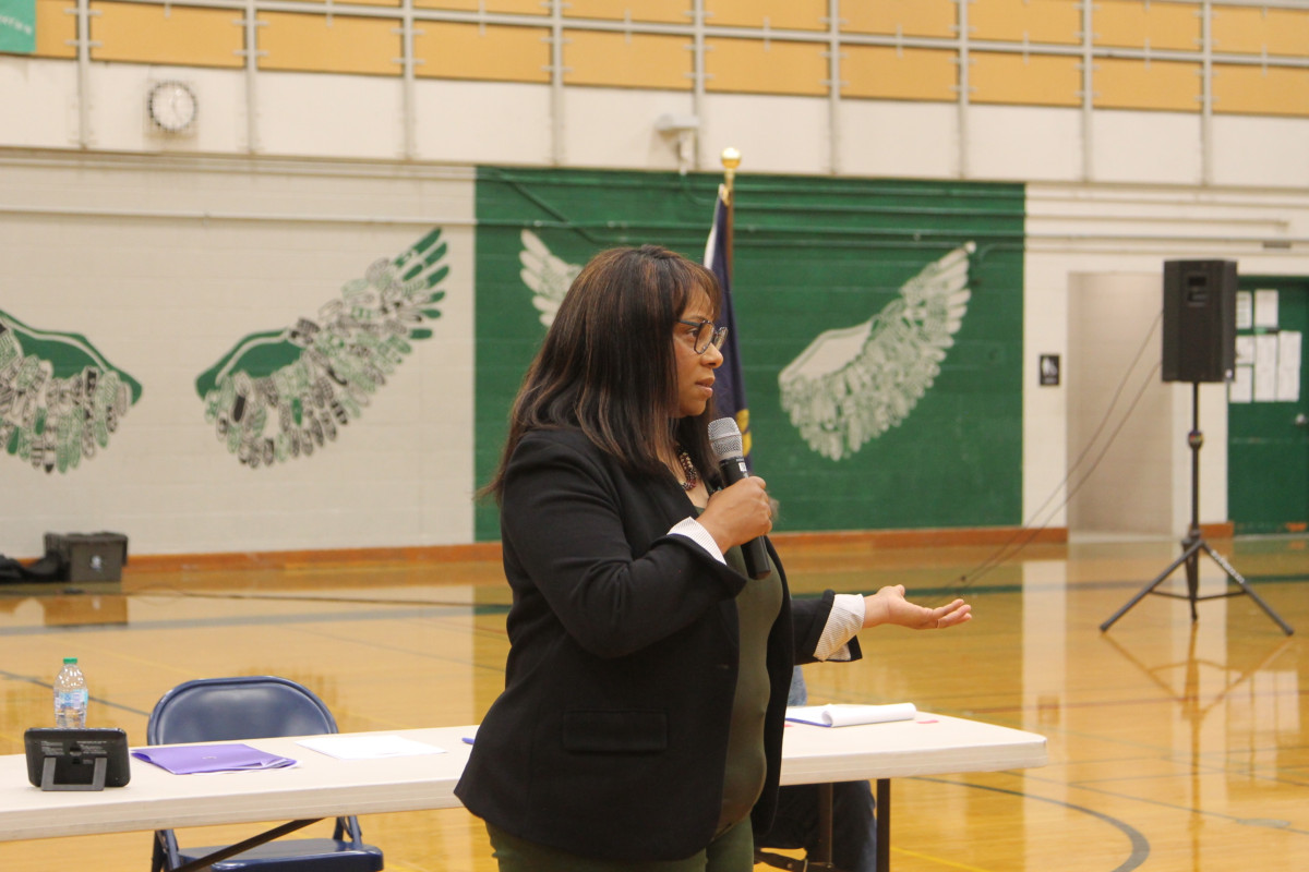 Congresswoman Bynum at her town hall in Silverton, Oregon. 