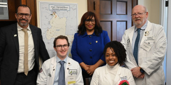 Congresswoman Bynum posing for a photo with constituents. 