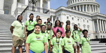 Congresswoman Bynum and a group of students visiting from Kairos PDX.